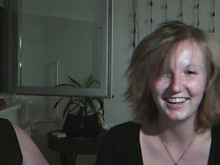 Elle ! c'est la blonde !